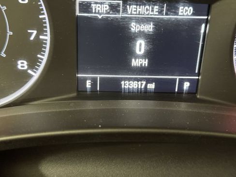 Used 2018 GMC Terrain SLE w/ Driver Convenience Package FWD image 12