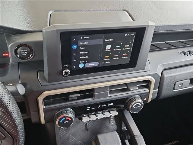 Used 2025 Toyota Tacoma SR AWD/4WD image 14