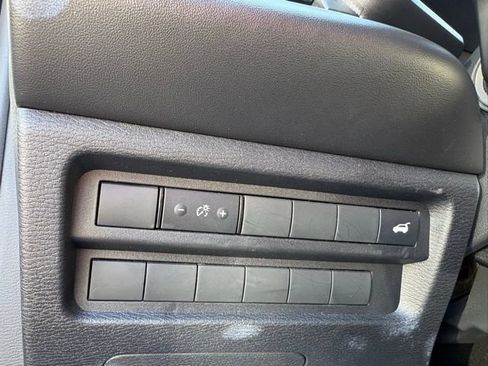 Used 2025 Mitsubishi Outlander SE FWD image 23