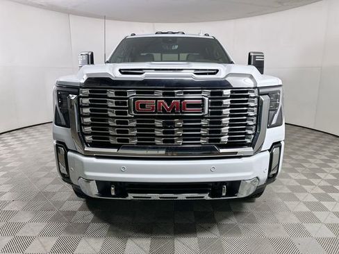 New 2026 GMC Sierra 3500 Denali w/ Denali Reserve Package AWD/4WD image 4