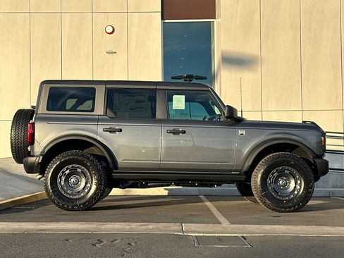 New 2025 Ford Bronco Big Bend w/ Black Diamond Package image 2