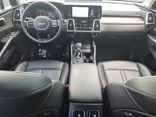 Used 2022 Kia Sorento S w/ Panoramic Sunroof Package AWD/4WD image 16