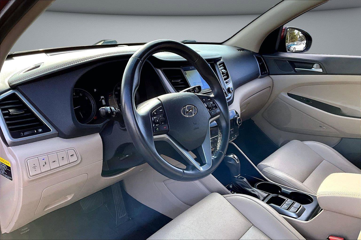 Used 2017 Hyundai Tucson Limited w/ Limited Ultimate Package 03 FWD image 18