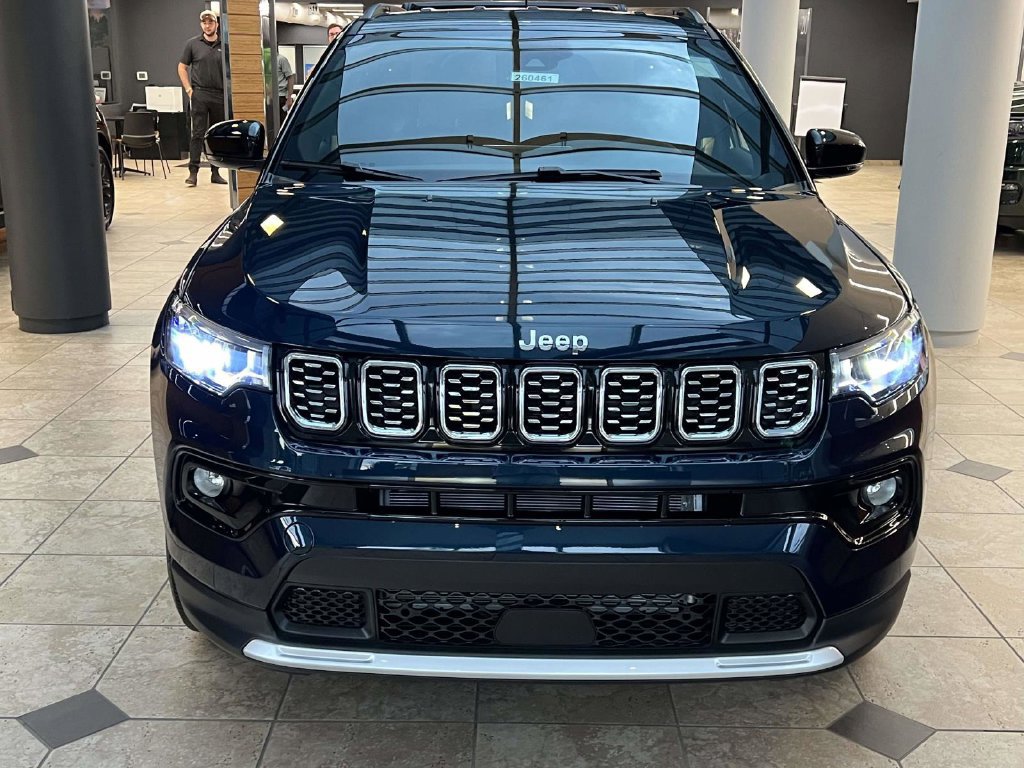 Used 2026 Jeep Compass Limited AWD/4WD image 8