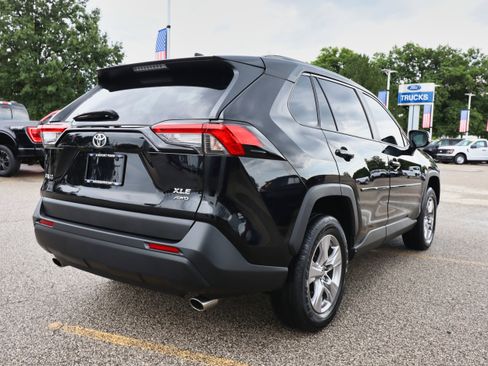 Used 2023 Toyota RAV4 XLE image 5
