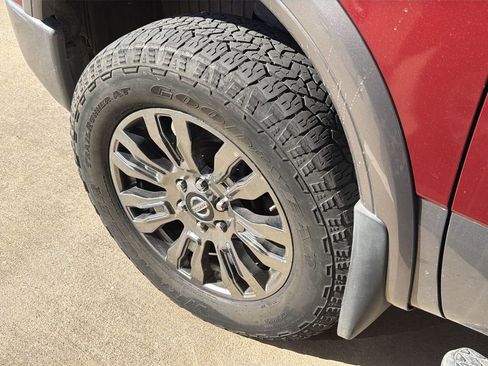 Used 2019 Nissan Titan Platinum Reserve w/ Platinum Utility Package image 4