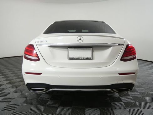 Used 2019 Mercedes-Benz E 300 image 4