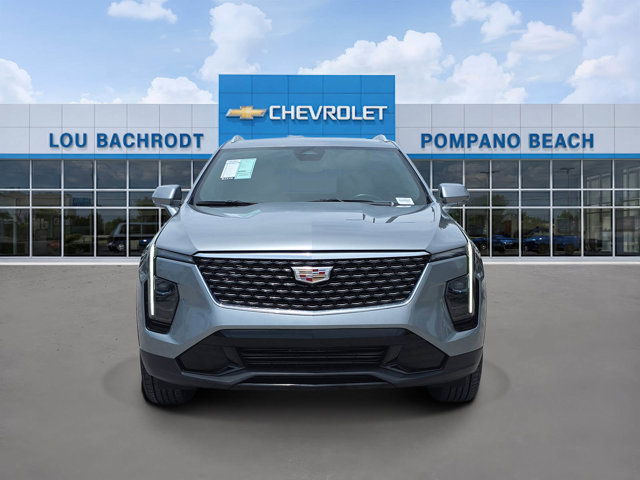 Used 2025 Cadillac XT4 Premium Luxury FWD image 2