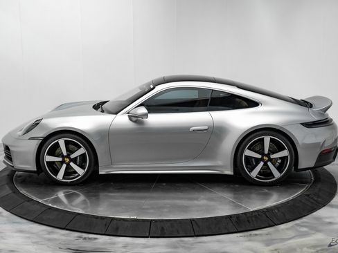 Used 2025 Porsche 911 Carrera image 6