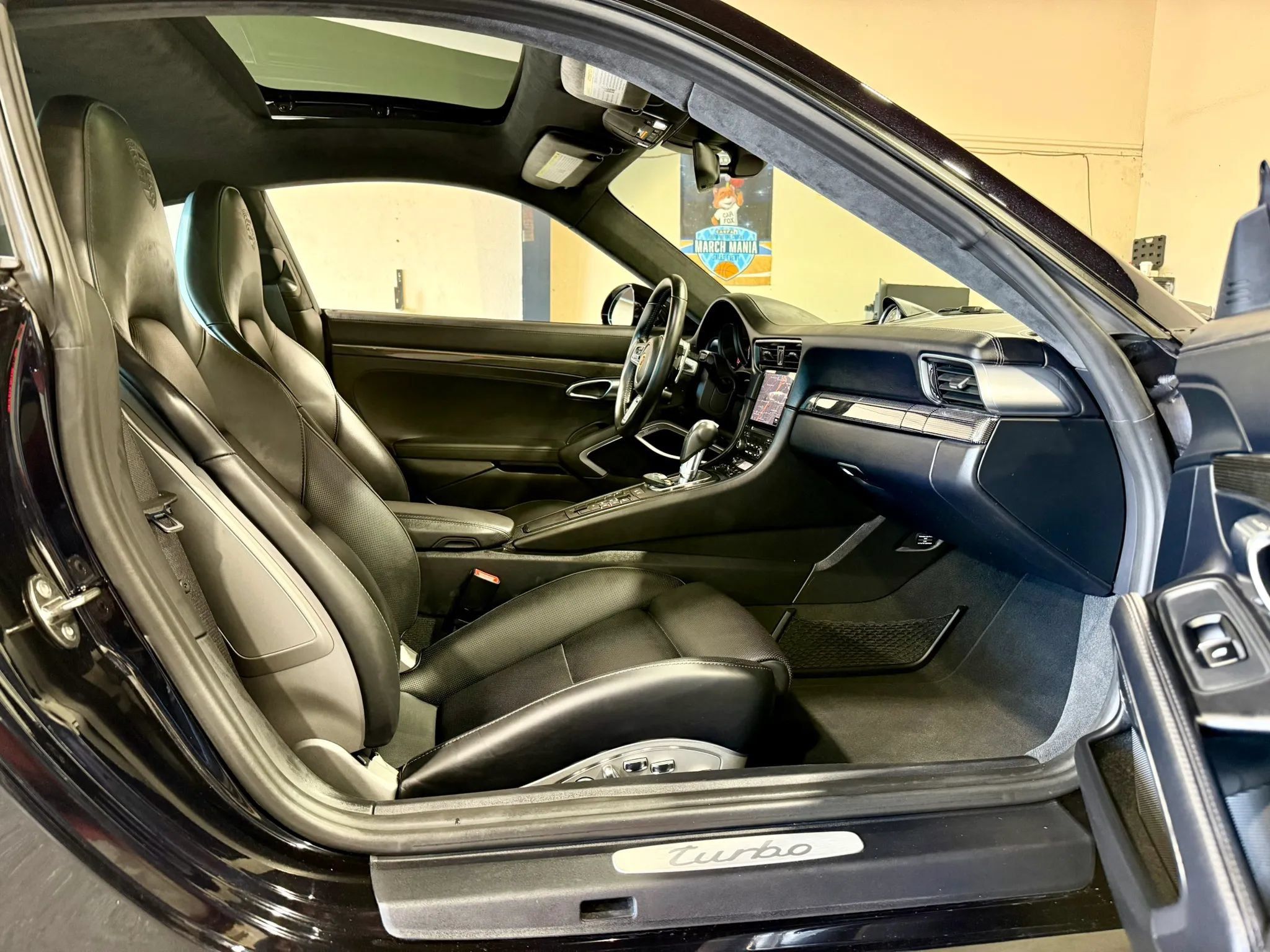 Used 2019 Porsche 911 4 Coupe AWD/4WD image 16