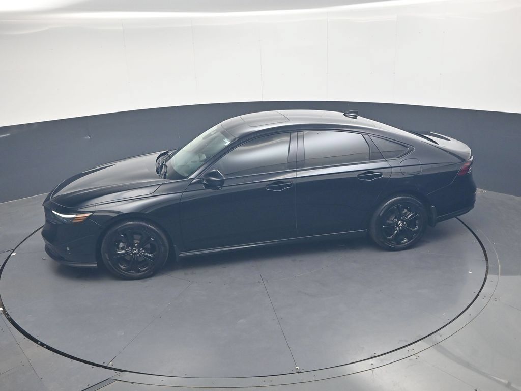 Used 2025 Honda Accord SE image 18