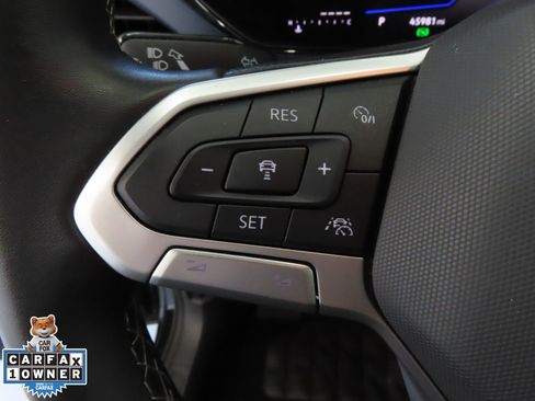 Certified 2024 Volkswagen Taos SE image 14