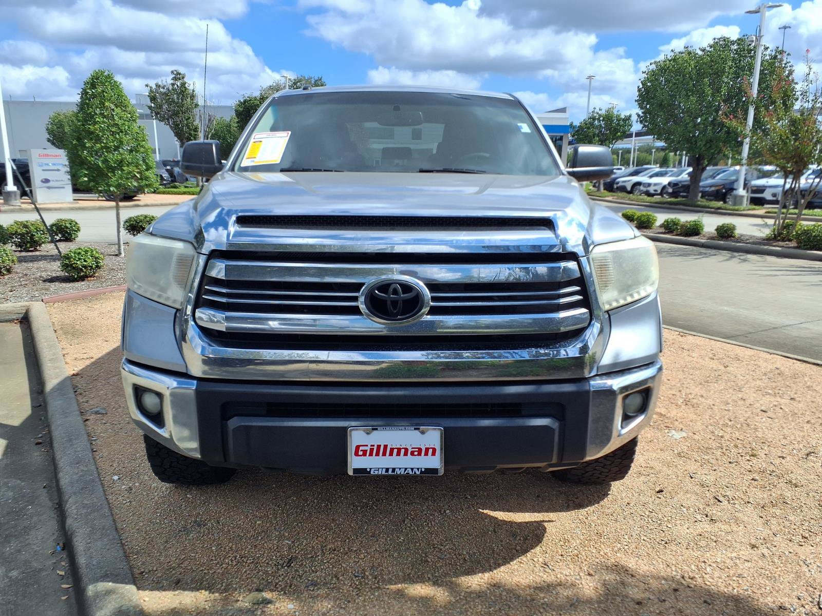 Used 2017 Toyota Tundra SR5 w/ SR5 Upgrade Package AWD/4WD image 5