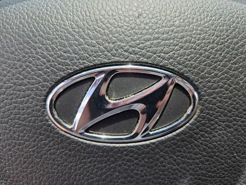 Used 2018 Hyundai Santa Fe SE AWD/4WD image 26