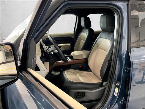 Used 2023 Land Rover Defender 110 X-Dynamic SE AWD/4WD image 27