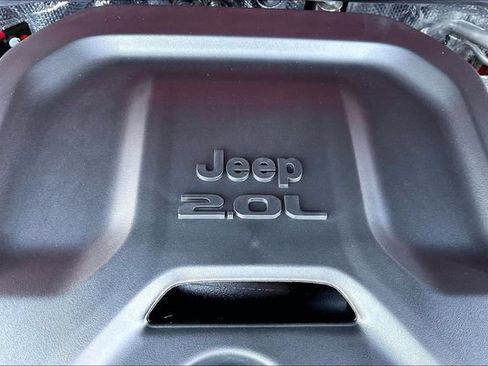 Used 2025 Jeep Wrangler Unlimited Rubicon w/ Convenience Group AWD/4WD image 35