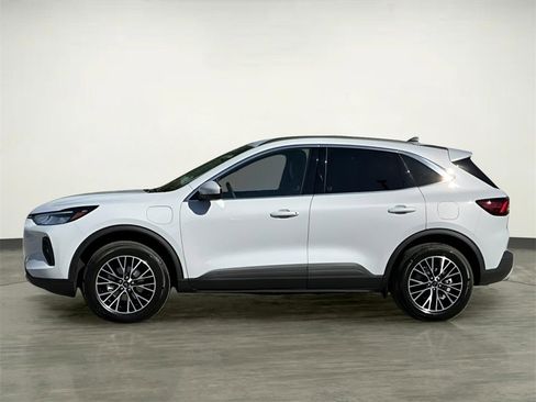 Certified 2026 Ford Escape SE image 3