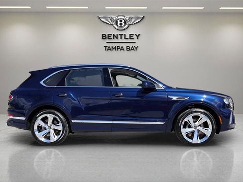 New 2025 Bentley Bentayga Azure V8 image 4