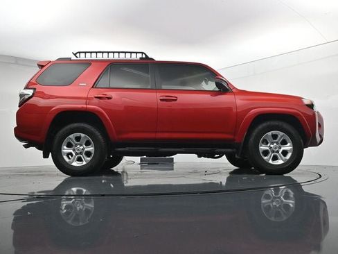 Used 2022 Toyota 4Runner SR5 RWD image 39
