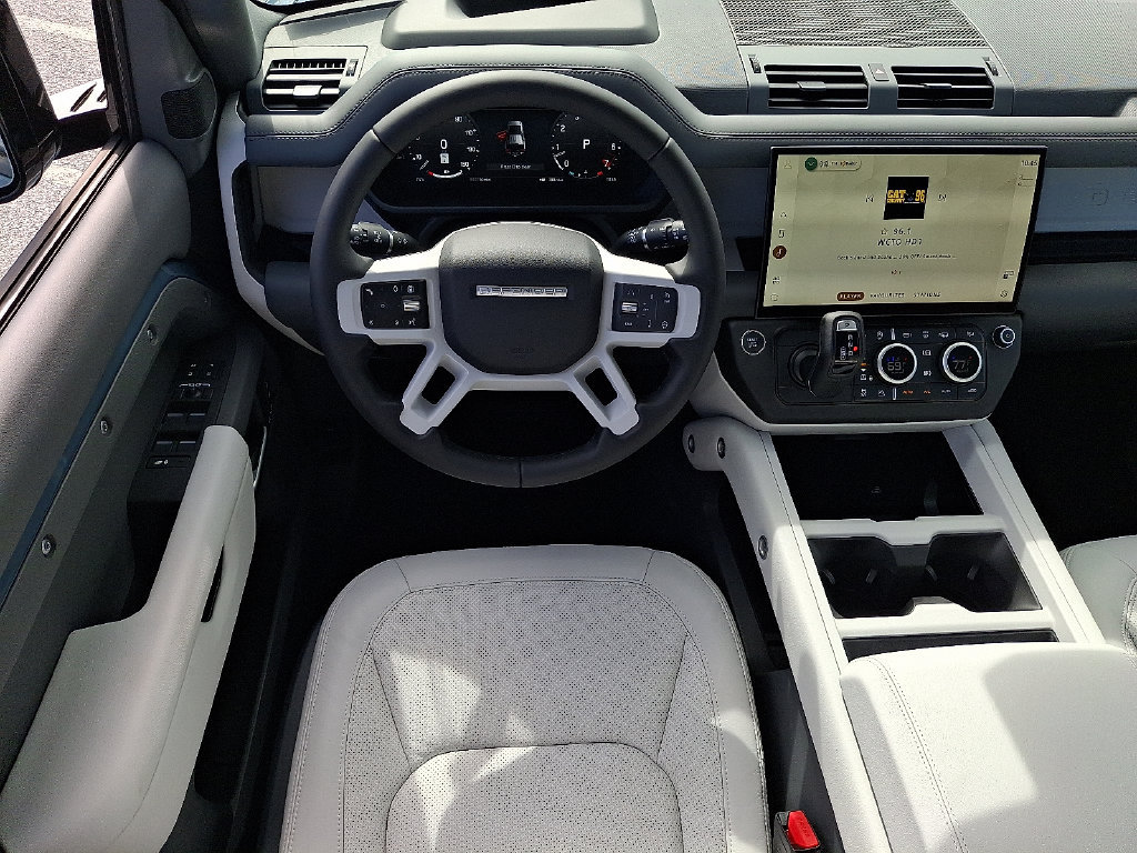 New 2026 Land Rover Defender 110 X-Dynamic SE AWD/4WD image 7