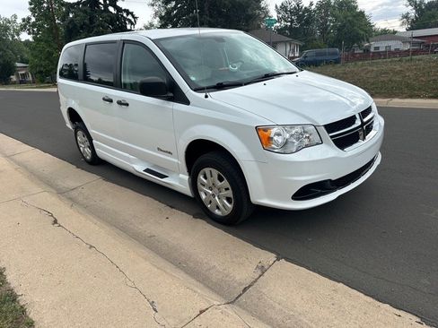 Used 2019 Dodge Grand Caravan SE image 8