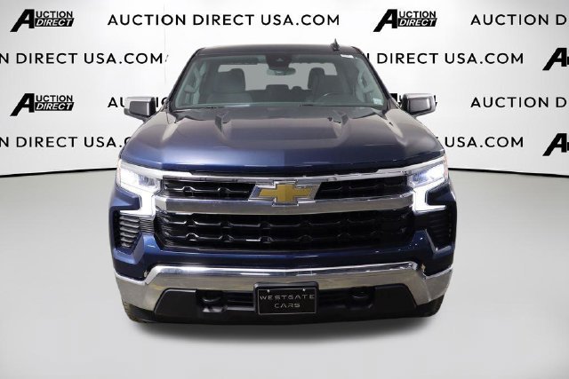 Used 2023 Chevrolet Silverado 1500 LT AWD/4WD image 2