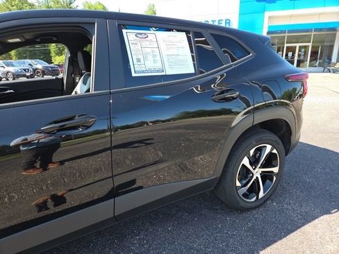Used 2024 Chevrolet Trax RS w/ Driver Confidence Package FWD image 31
