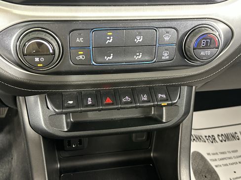 Used 2019 GMC Canyon SLE w/ Driver Alert Package image 24