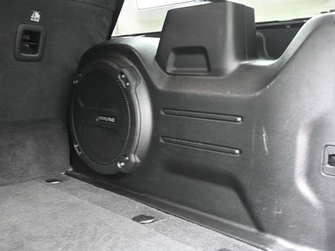 Used 2023 Jeep Wrangler Unlimited Sahara image 30