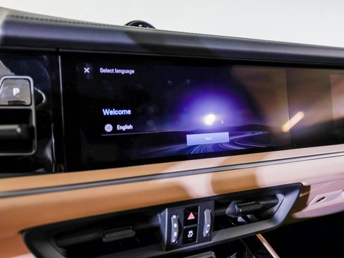 New 2026 Porsche Cayenne GTS image 18