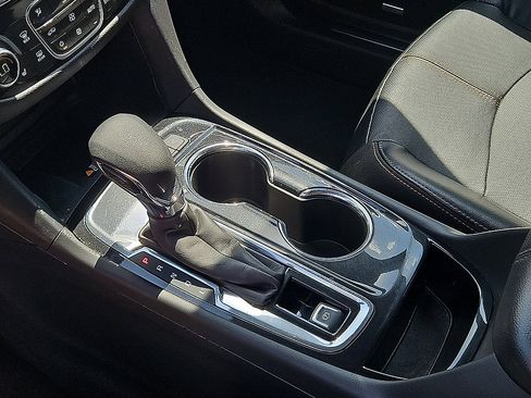 Used 2023 Chevrolet Equinox Premier FWD image 20