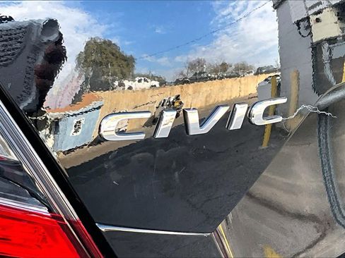 Used 2021 Honda Civic Sport image 9