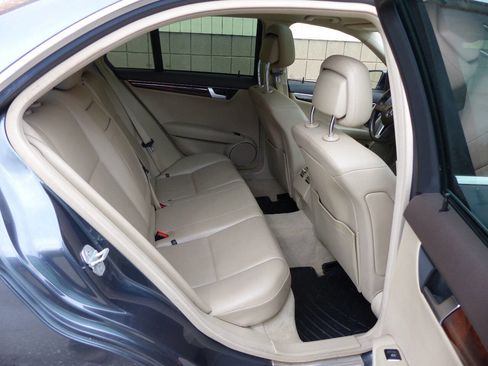 Used 2013 Mercedes-Benz C 250 Sedan image 30