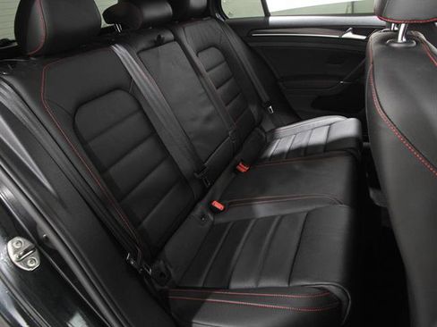 Used 2017 Volkswagen GTI SE image 16