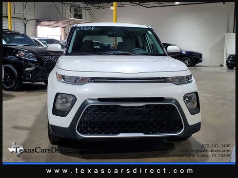 Used 2022 Kia Soul LX w/ Technology Package image 2