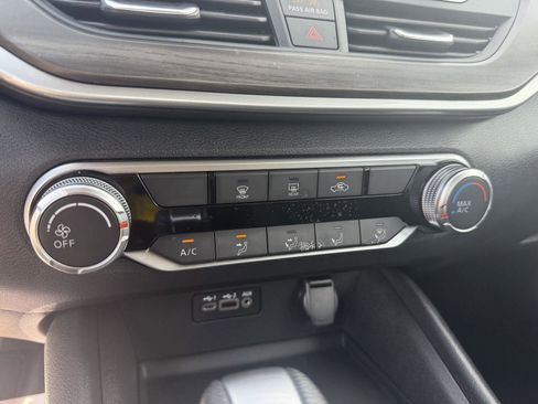 Used 2025 Nissan Altima 2.5 SV FWD image 26