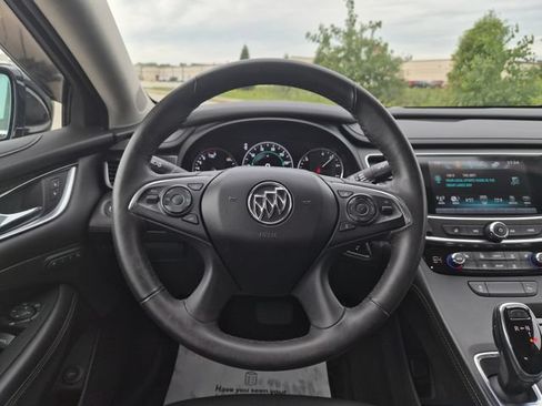 Used 2017 Buick LaCrosse Essence FWD image 19