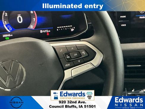 Used 2025 Volkswagen Jetta SE FWD image 17