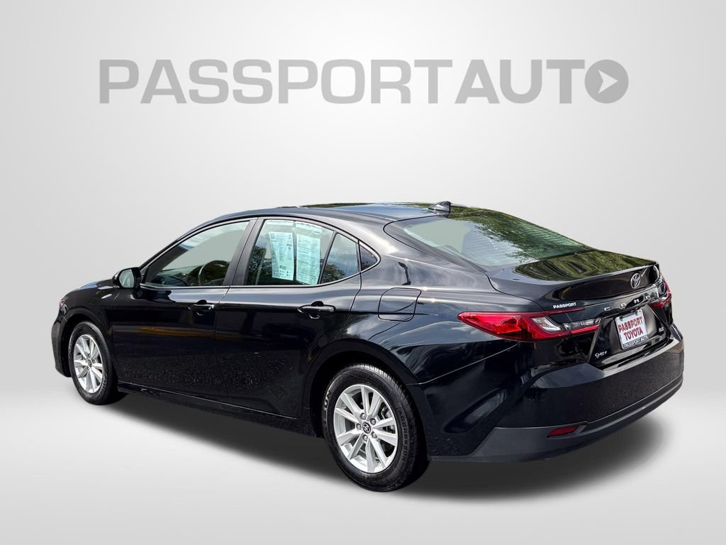 Used 2025 Toyota Camry LE FWD image 4