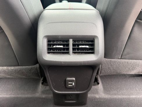 Used 2023 Chevrolet Equinox RS image 28