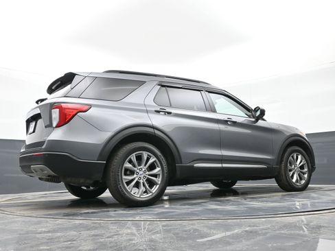 Used 2021 Ford Explorer XLT w/ Equipment Group 202A image 46