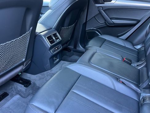Used 2018 Audi Q5 Prestige w/ Prestige Package image 12