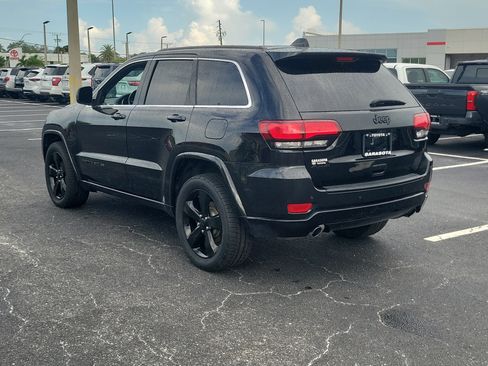 Used 2015 Jeep Grand Cherokee Altitude AWD/4WD image 4