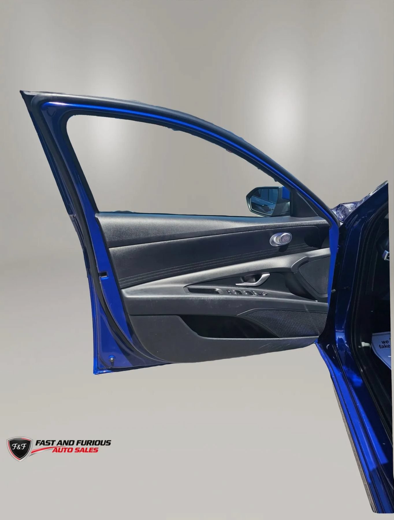 Used 2023 Hyundai Elantra SEL w/ Preferred Accessory Package FWD image 11