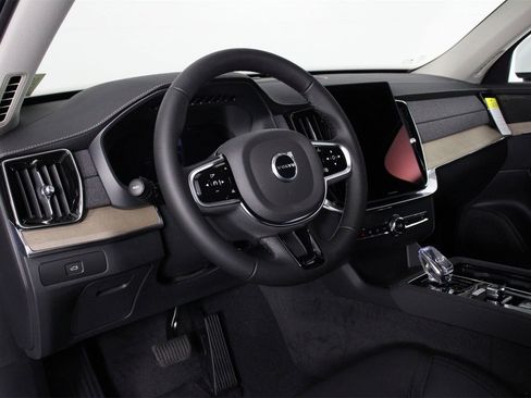 New 2025 Volvo XC90 B6 Plus image 8