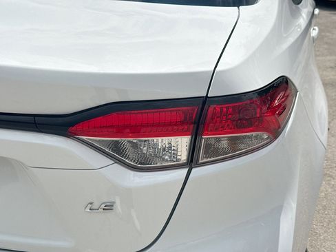 Used 2022 Toyota Corolla LE FWD image 25