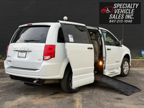 Used 2019 Dodge Grand Caravan SE w/ Power Convenience Group I FWD image 1