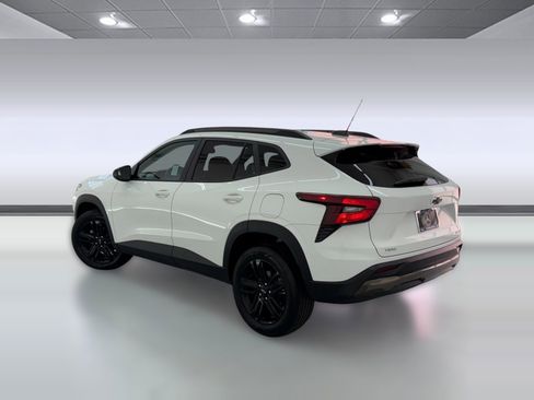 Used 2025 Chevrolet Trax ACTIV w/ Driver Confidence Package FWD image 3