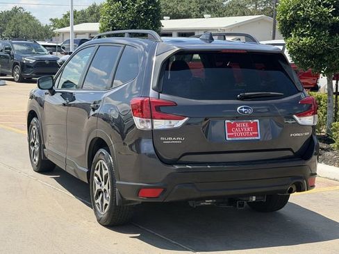 Used 2019 Subaru Forester Premium AWD/4WD image 5