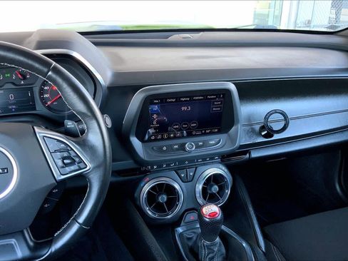 Used 2021 Chevrolet Camaro LT w/ Technology Package image 6